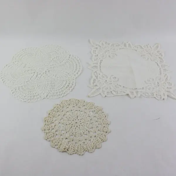Lot of 15 Vintage Doilies Crafts DIY Upcycling FLAWED