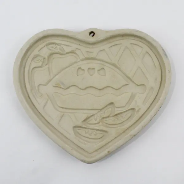 Pampered Chef 1998 Welcome Home Heart Stoneware Cookie Mold