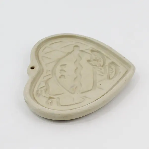 Pampered Chef 1998 Welcome Home Heart Stoneware Cookie Mold