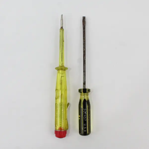 Lot of 6 Vintage Flathead Screwdrivers BULL DRIVER USA Amber Yellow Handles