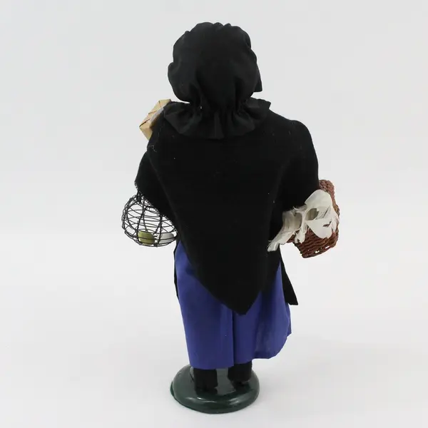 2006 Byers' Choice Carolers Amish Woman Figurine Geese Eggs Apples
