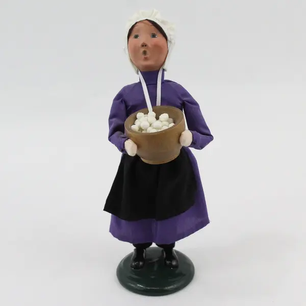 2007 Byers' Choice  Amish Woman Caroler Figurine Popcorn Bowl
