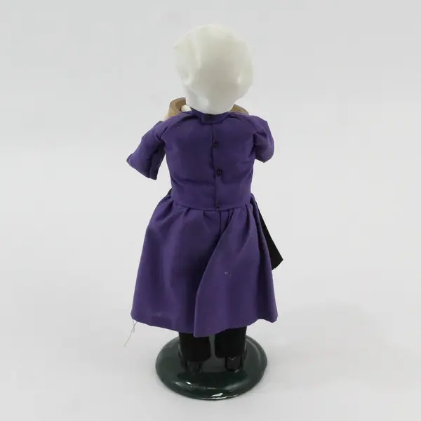 2007 Byers' Choice  Amish Woman Caroler Figurine Popcorn Bowl