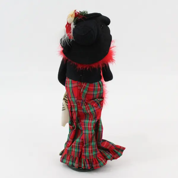 Byers Choice 1996 Woman Caroler Figurine Plaid Skirt Red Feather Boa