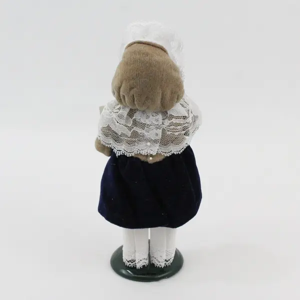 1994 Byers' Choice Christmas L E Caroler Girl Wearing Blue Velvet Dress Figurine