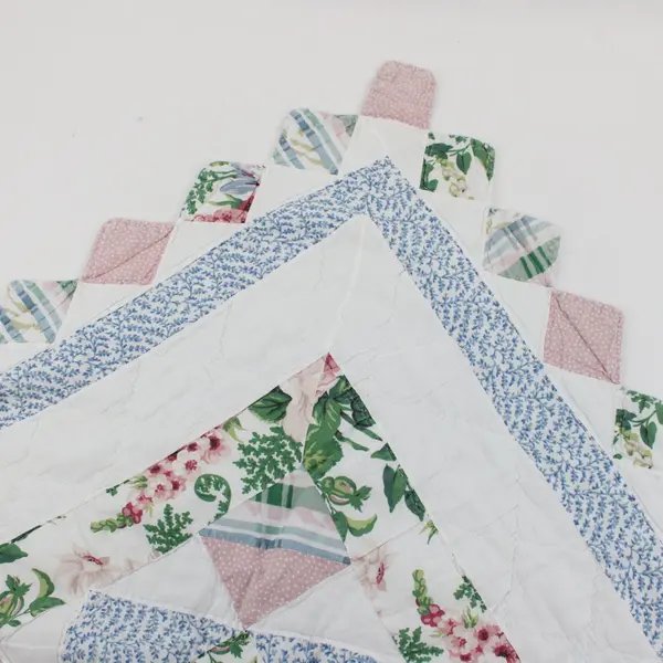Pastel Multicolor Floral Sawtooth Quilt Patchwork 80 x 82 Inches