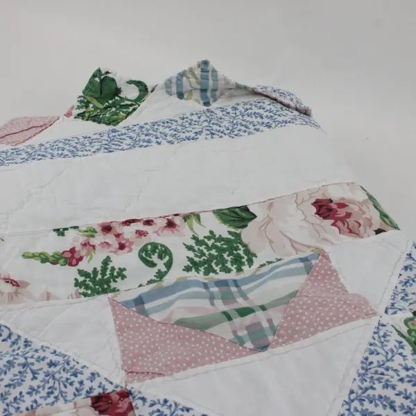 Pastel Multicolor Floral Sawtooth Quilt Patchwork 80 x 82 Inches
