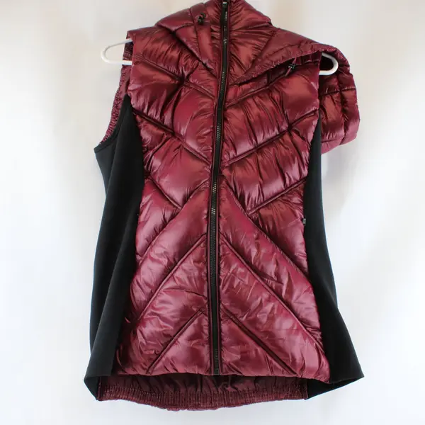 DKNY Sport Women's M Burgundy Hooded Quilted Puffer Vest