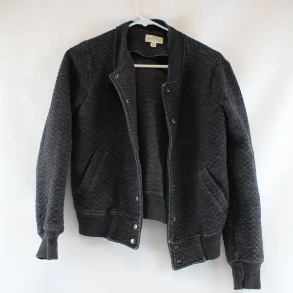 Marine Layer Women's XS Dark Gray Diamond Quilted Snap Button Jacket