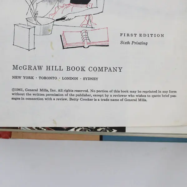 VTG Betty Crocker's Picture Cook Book 1961 5-Ring Hardcover Binder Acceptable