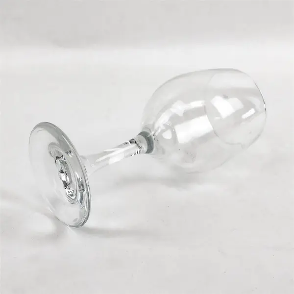 Clear Stemmed Wine Glass Pre-Owned Collectible Glassware