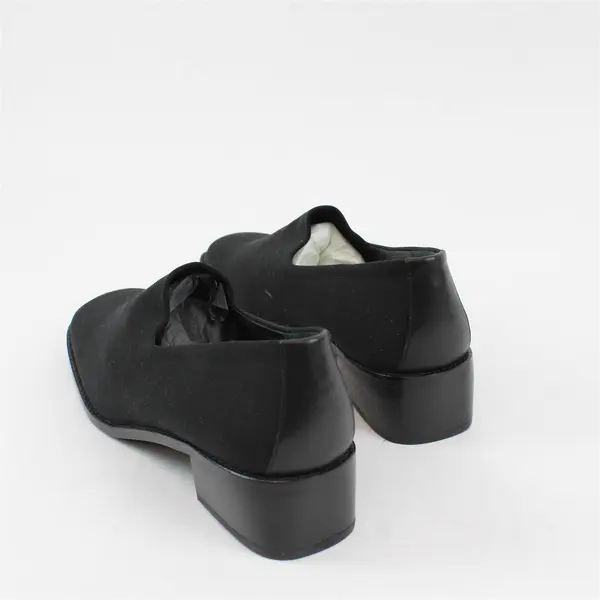 Donald J Pliner Solid Black Color Slip On 1.5" Heel Pumps Shoes Womens Size 8.5M