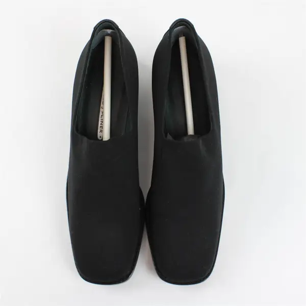 Donald J Pliner Solid Black Color Slip On 1.5" Heel Pumps Shoes Womens Size 8.5M