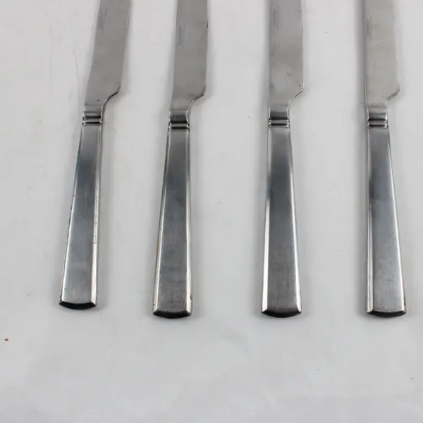 Lot of 4 Cambridge Silver Reston Stainless Steel Silverware Dining Knives 9 1/4"
