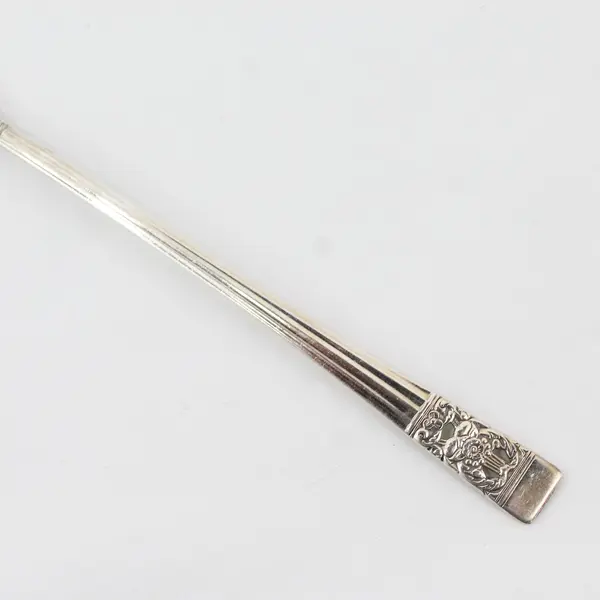Rare Oneida Silverplate Coronation Pattern Glossy Olive Fork 6 1/8 in
