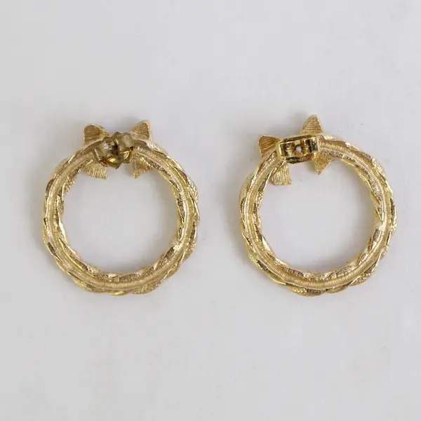 Vintage Avon Gold Tone Twisted Christmas Wreath Stud Earrings