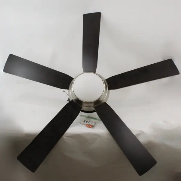 Fanimation LP8068 Complete Ceiling Fan Assembly FM006 Used
