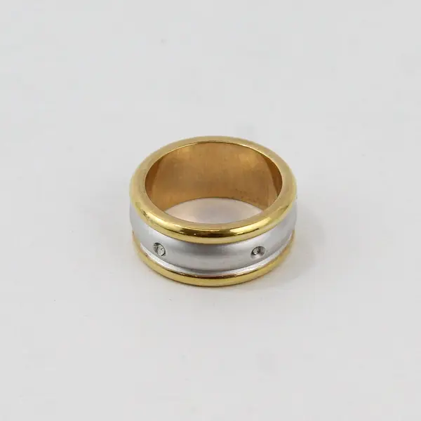 Gold Tone Ring With A Silver Tone Center Band With Rhinestones Size 5.75