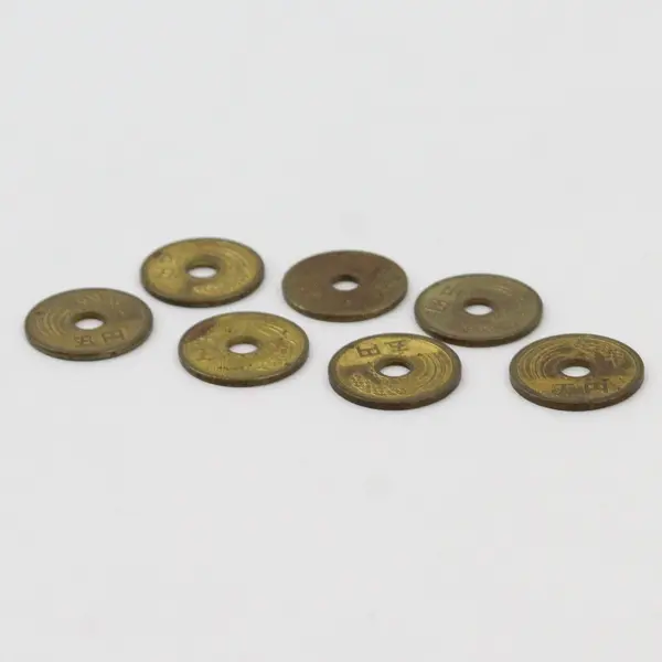 Lot of 7 Japanese 5 Yen Holed Coins Vintage Circulated