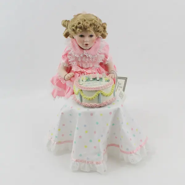 Gorham 15" Happy Birthday Amy Porcelain Doll Musical Cake Tablecloth 