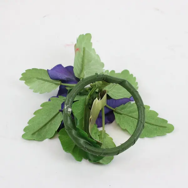 Enesco Lot of 9 Artificial Red Purple Pansy Flower Napkin Rings