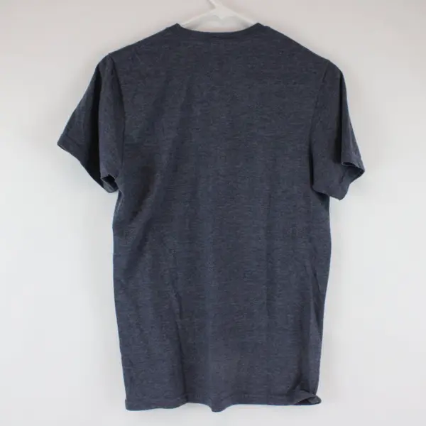 Gildan Gray "Farm Fresh Christmas Trees Cut and Carry" Short Sleeve Shirt Size S