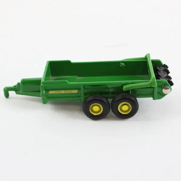 John Deere Riding Lawn Mower w/Trailer, 1/32 scale F0514Q01 