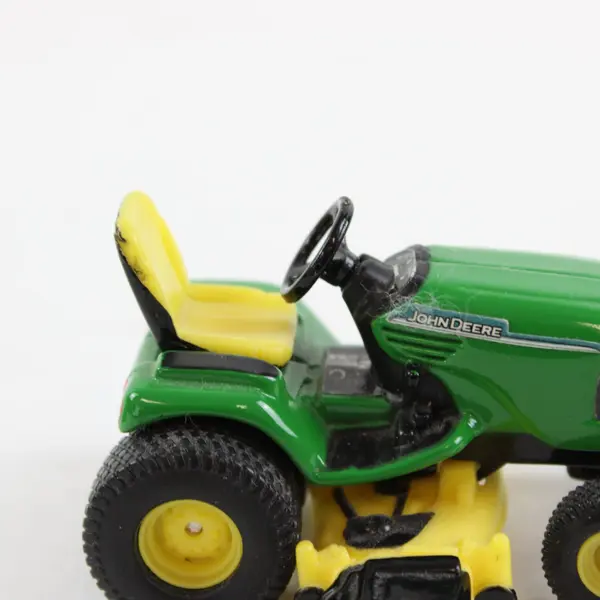John Deere Riding Lawn Mower w/Trailer, 1/32 scale F0514Q01 