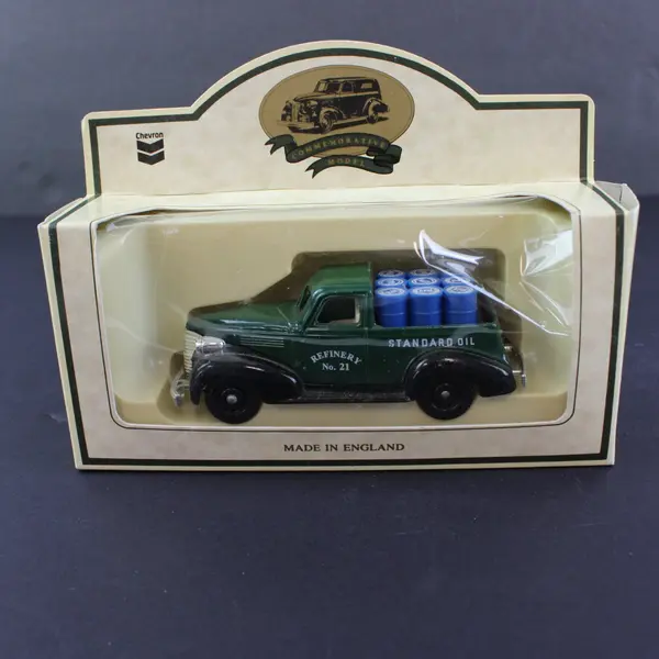 Lot 2 Lledo "Days Gone" Vintage Die-Cast Vehicle Models in boxes, England 1993 