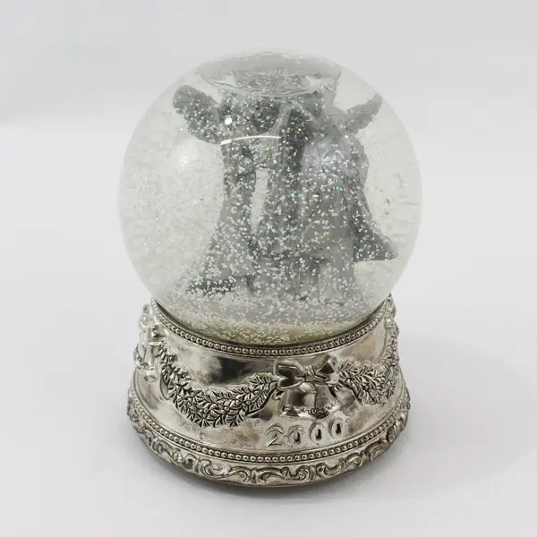 2000 Wallace Silversmiths Musical Snow Globe Hark! The Herald Angels Sing