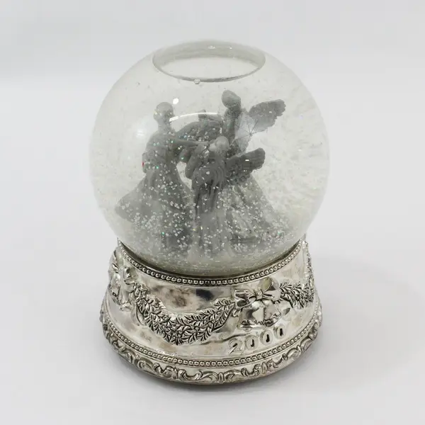 2000 Wallace Silversmiths Musical Snow Globe Hark! The Herald Angels Sing