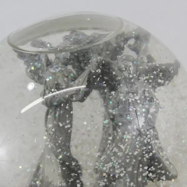 2000 Wallace Silversmiths Musical Snow Globe Hark! The Herald Angels Sing