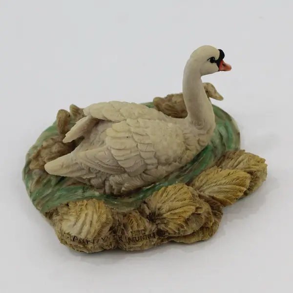 1980s Holland Studio Craft Swan & Cygnets Figurine  England 