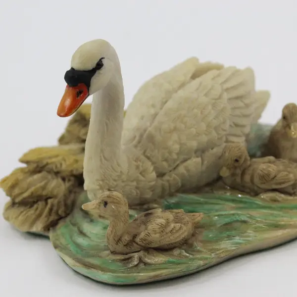 1980s Holland Studio Craft Swan & Cygnets Figurine  England 