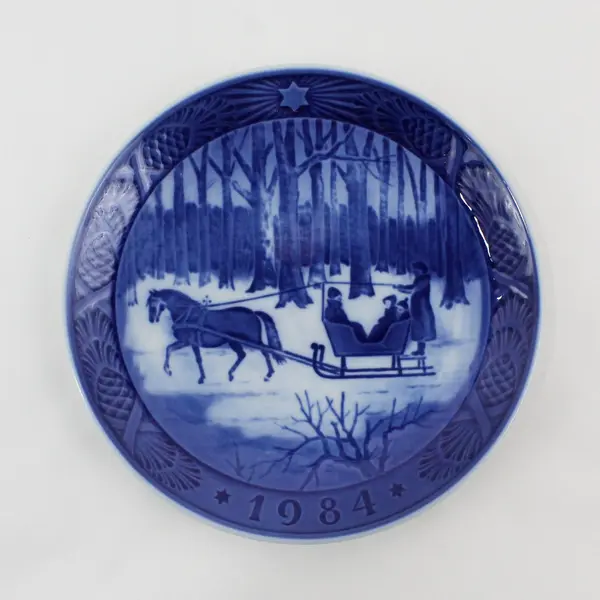 1984 Royal Copenhagen Christmas Plate Jingle Bells Blue White 