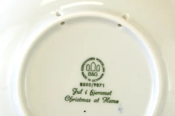 1971 Bing & Grondahl Jule Aften 1000/9071 Christmas at Home Porcelain Denmark