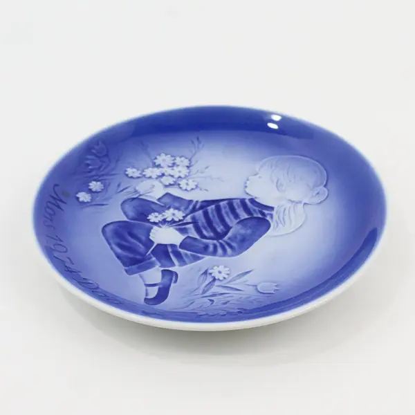 1974 Desiree Denmark 1974 Daisies for Mother Blue Collector Plate 7.5"