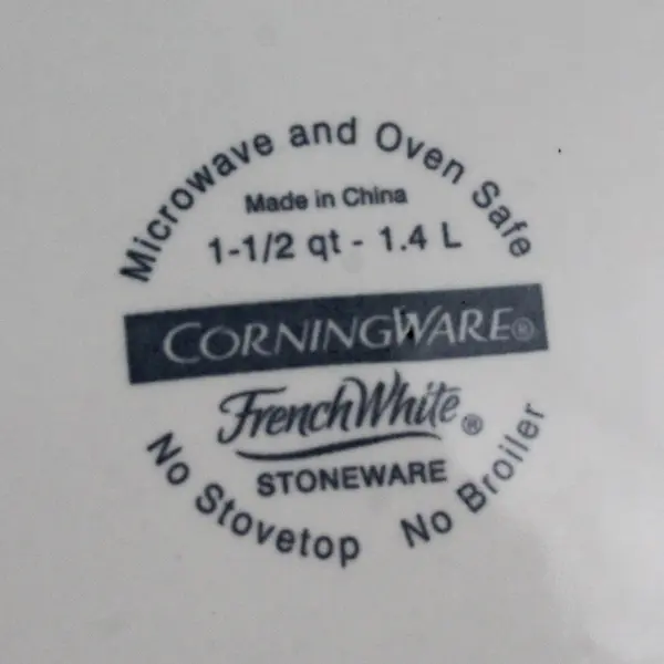 Corning Ware French White 1.5 Qt Round Casserole Baking Dish with Lid