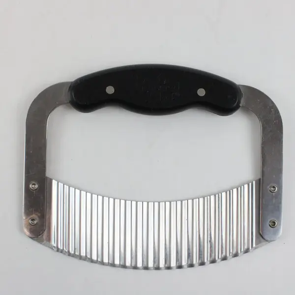 Pampered Chef Stainless Steel Chef's Crinkle Cutter Curved Blade