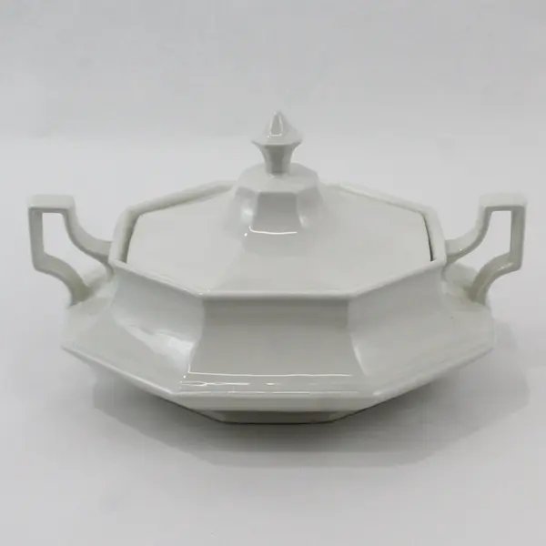 Vintage Johnson Brothers Heritage White Oval Covered Vegetable Dish w Lid