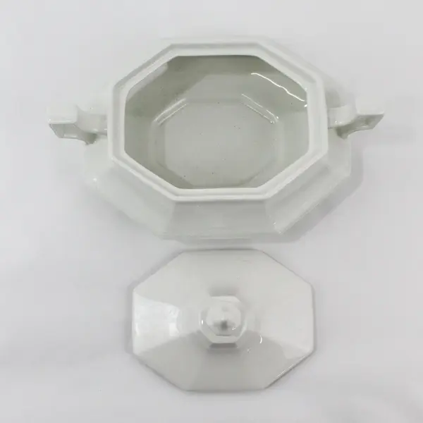Vintage Johnson Brothers Heritage White Oval Covered Vegetable Dish w Lid