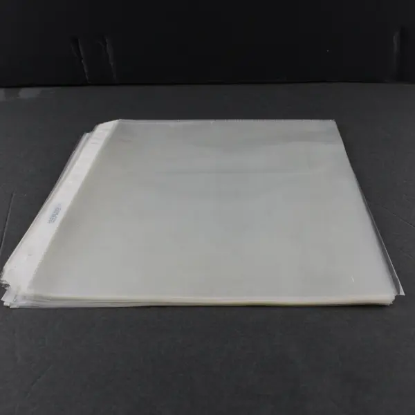 Lot of 25 Staples Clear Trading Card Protector Sleeves Pages