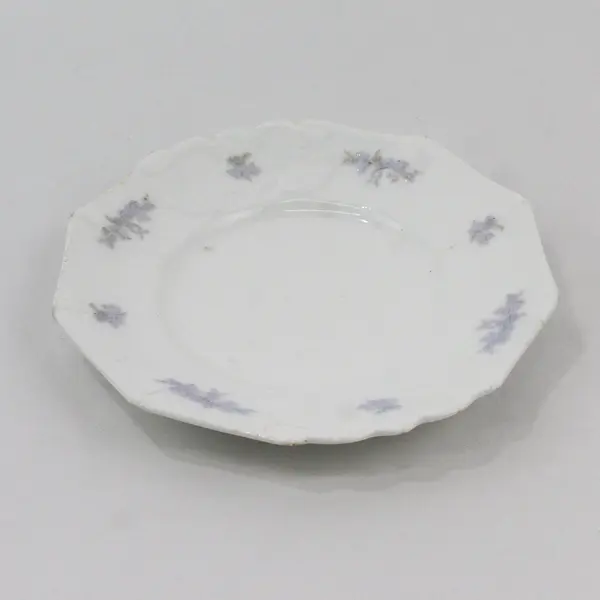 Vtg White  Scalloped Rim  Luncheon Plate Embossed Purple Grape Cluster  8.5 Inch