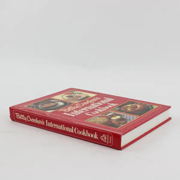 Vintage Betty Crocker's International Cookbook 1980 Hardcover Good