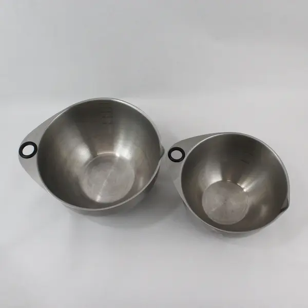 Set of 2 Pampered Chef Stainless Steel Mixing Bowls 4L And 6L