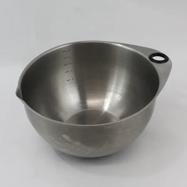 Set of 2 Pampered Chef Stainless Steel Mixing Bowls 4L And 6L
