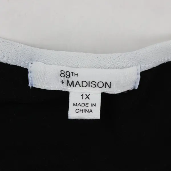 89th Madison Women's Black White Two-Tone Half-Sleeve Top Size 1X