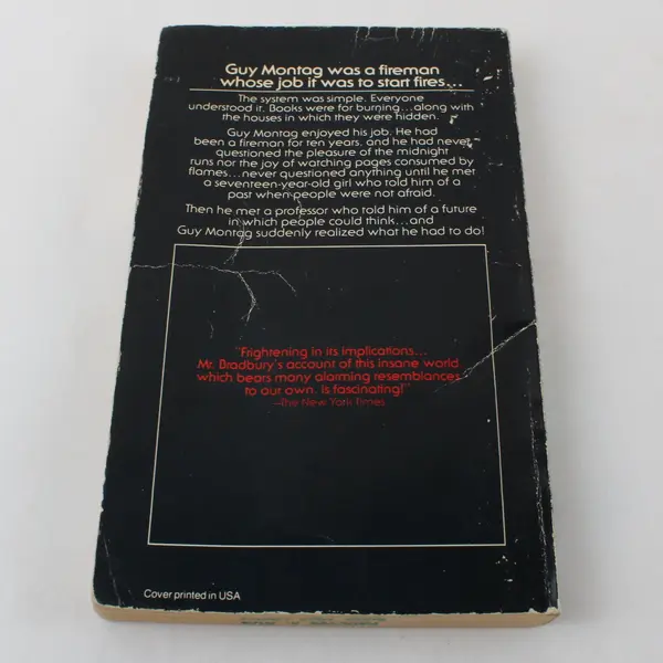 Ray Bradbury Fahrenheit 451 Paperback Novel Del Rey Ballantine ISBN 0345292340