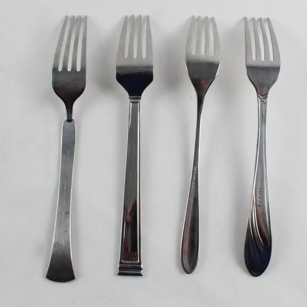 Lot of 4 Mismatched Stainless Steel Dinner Forks Cuisinart Pfaltzgraff