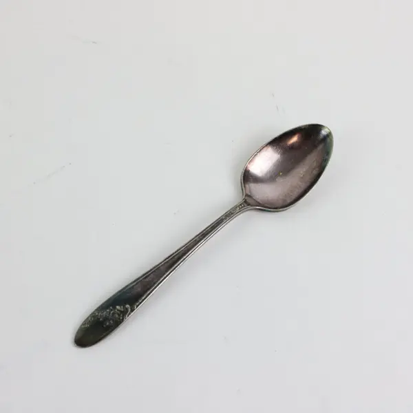 Lot of 2 Vintage Oneida Silverplate Aged Silverware Teaspoons 6"